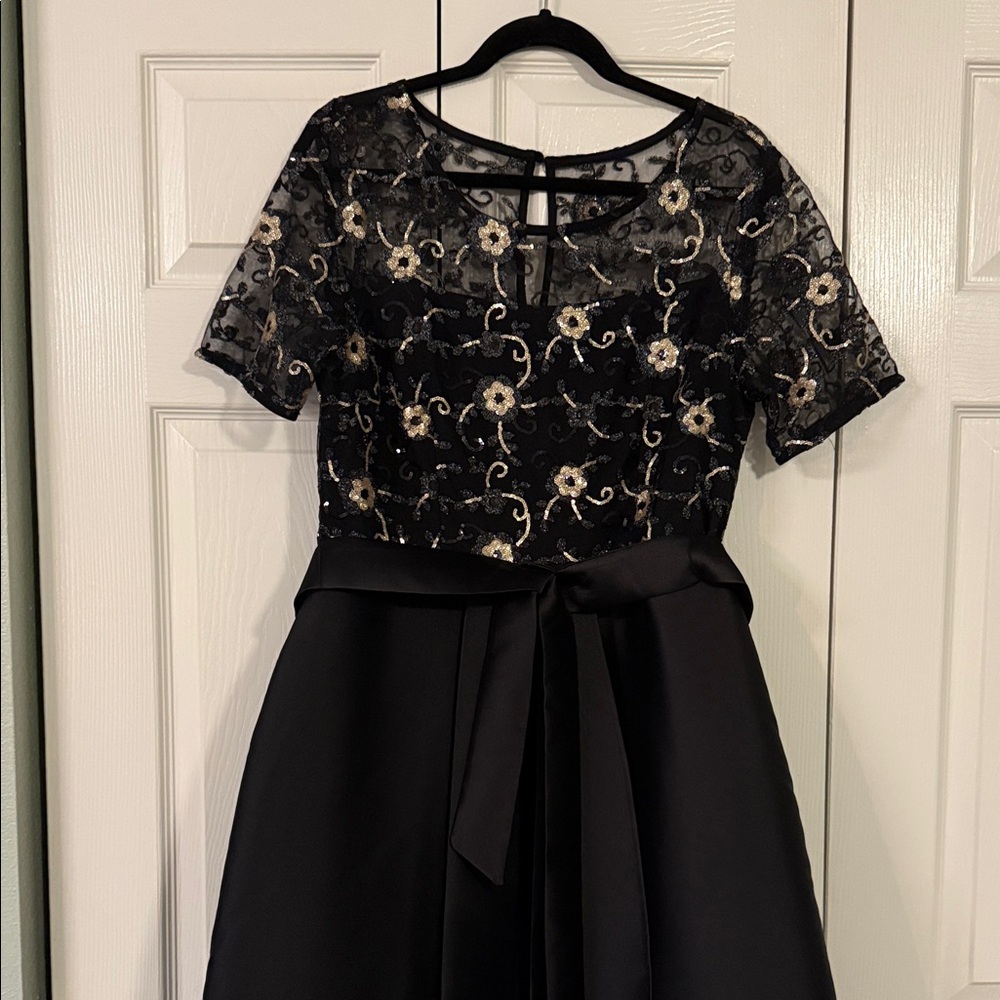 Elegant Black Dress with Floral Lace Top